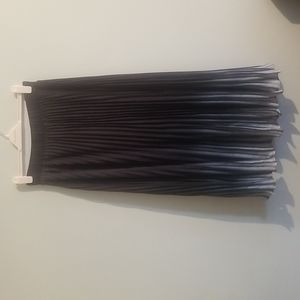 Long black ombre accordion skirt, size M